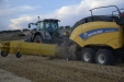 HnosRosado_empacado_Fendt824_NHBigBaler890-11