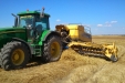 JohnDeere7720yNewHollandBB940A-04