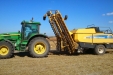 JohnDeere7720yNewHollandBB940A-19