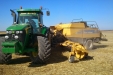 JohnDeere7720yNewHollandBB940A-27